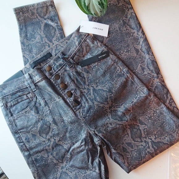 J Brand Lillie Cropped Coated Snake Skinny Coated Boa Taupe - Picture 5 of 7